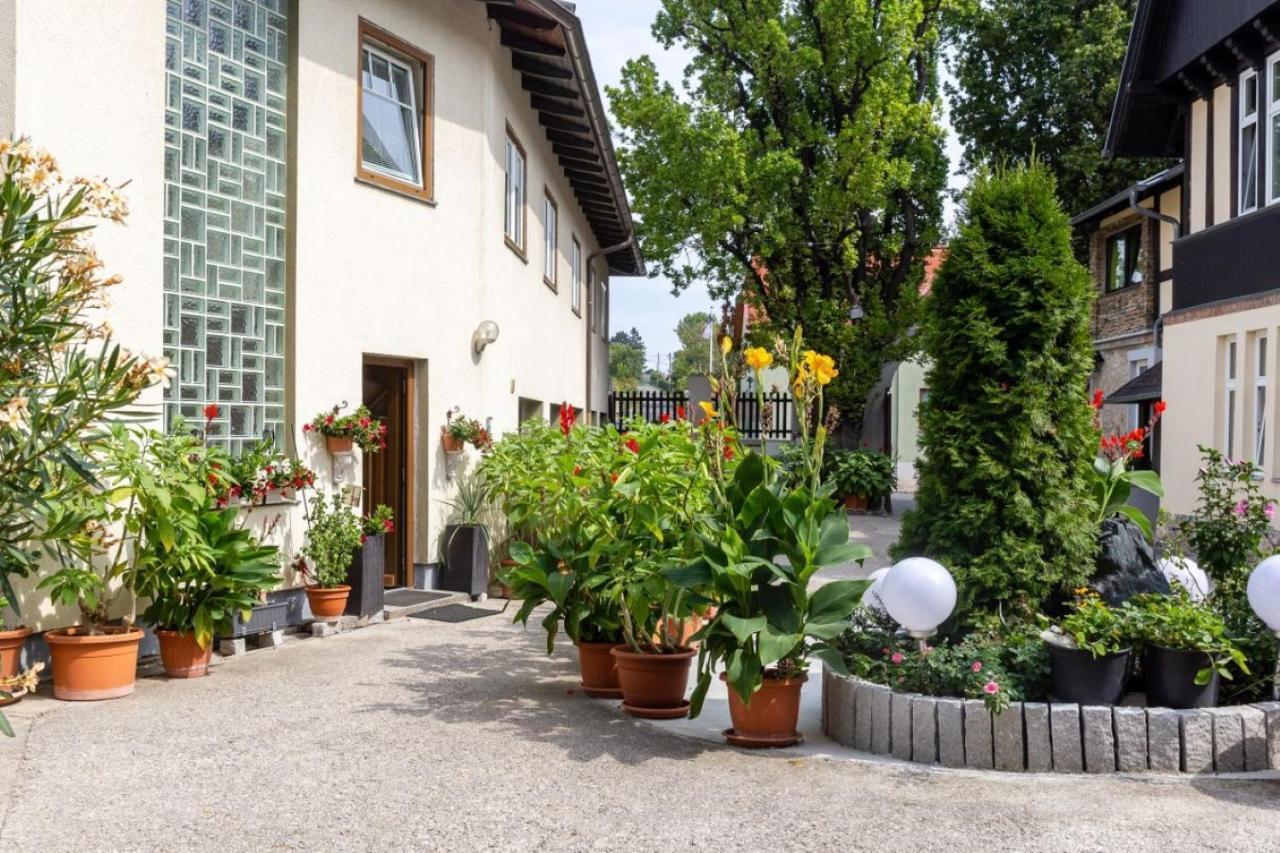 Haus Zu Den Zwei Eichen Apartment Perchtoldsdorf Ngoại thất bức ảnh