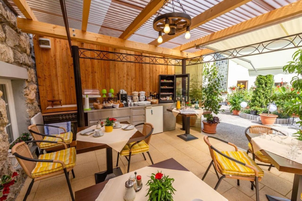 Haus Zu Den Zwei Eichen Apartment Perchtoldsdorf Ngoại thất bức ảnh