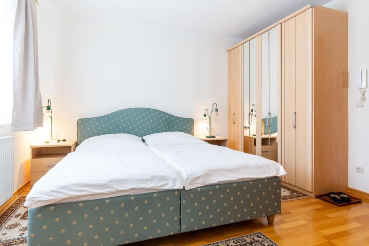 Haus Zu Den Zwei Eichen Apartment Perchtoldsdorf Ngoại thất bức ảnh