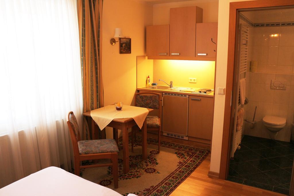 Haus Zu Den Zwei Eichen Apartment Perchtoldsdorf Phòng bức ảnh
