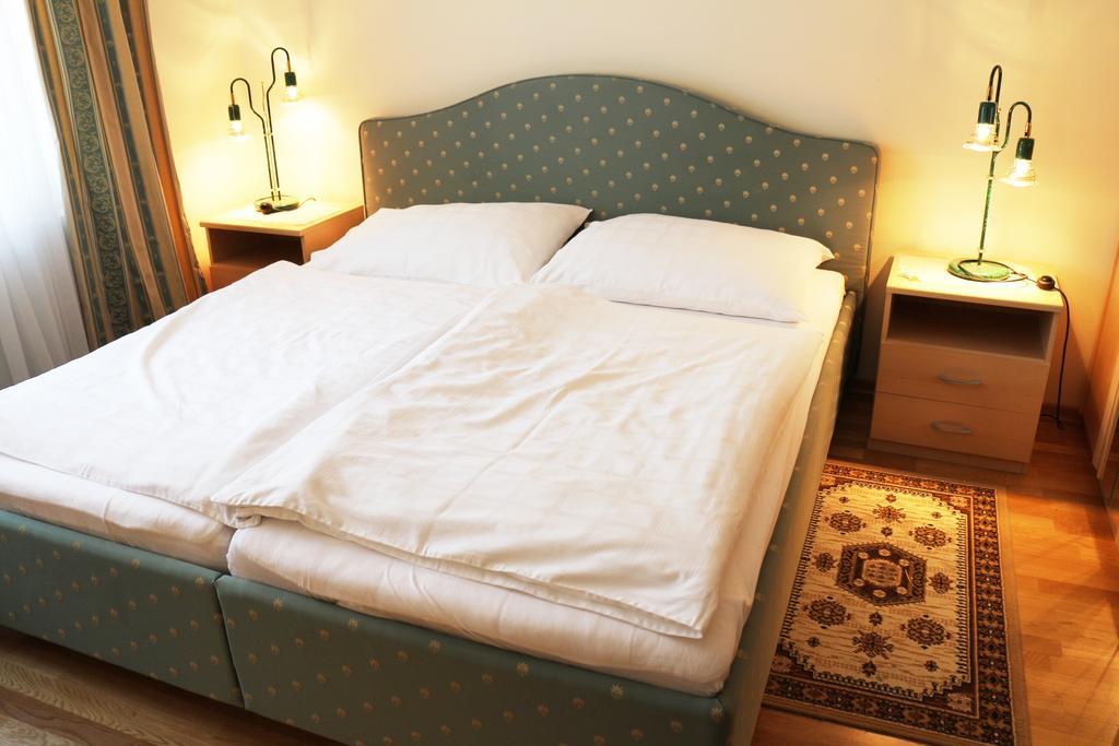 Haus Zu Den Zwei Eichen Apartment Perchtoldsdorf Phòng bức ảnh