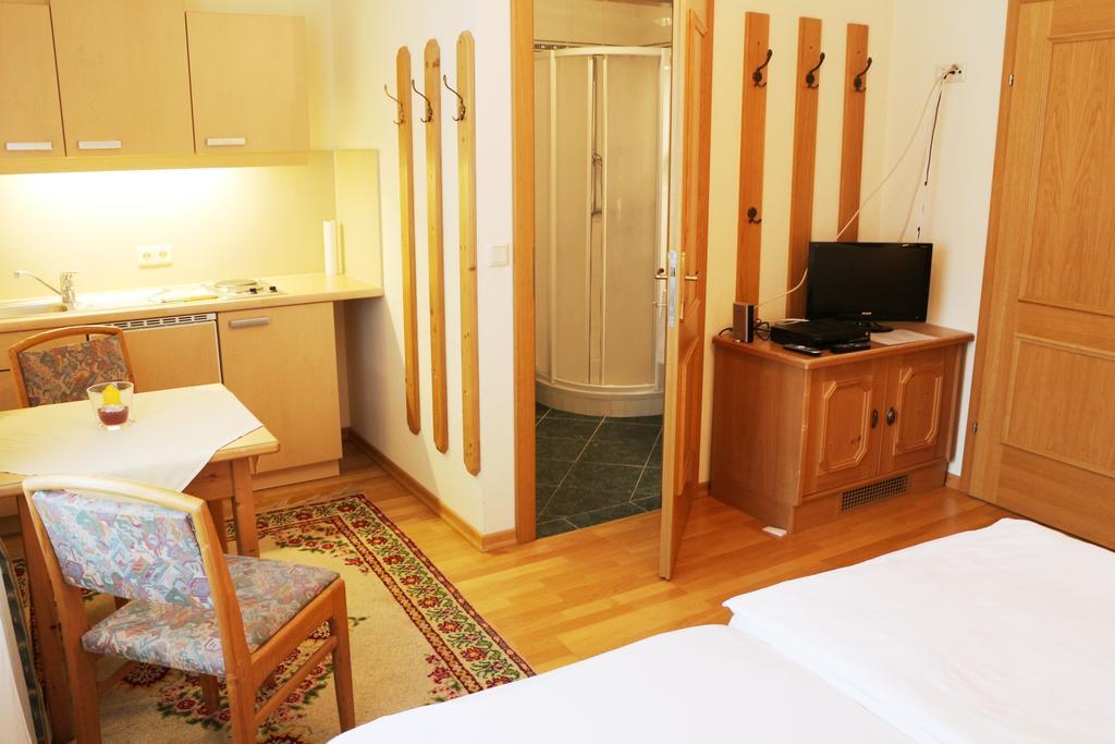 Haus Zu Den Zwei Eichen Apartment Perchtoldsdorf Phòng bức ảnh