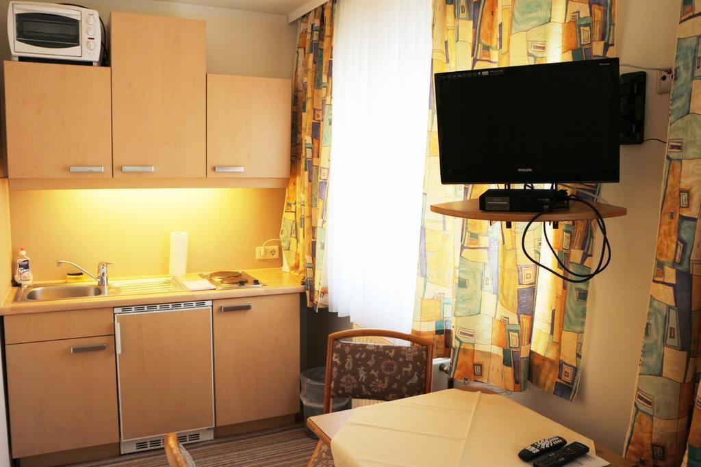 Haus Zu Den Zwei Eichen Apartment Perchtoldsdorf Phòng bức ảnh