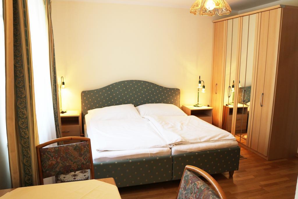 Haus Zu Den Zwei Eichen Apartment Perchtoldsdorf Ngoại thất bức ảnh