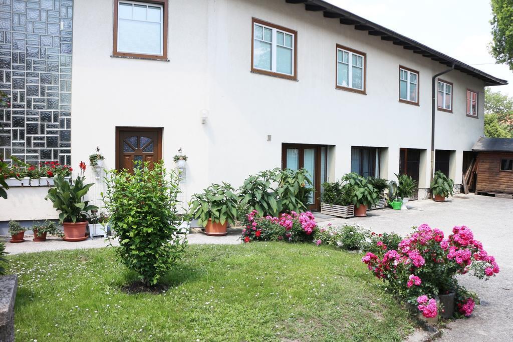Haus Zu Den Zwei Eichen Apartment Perchtoldsdorf Ngoại thất bức ảnh