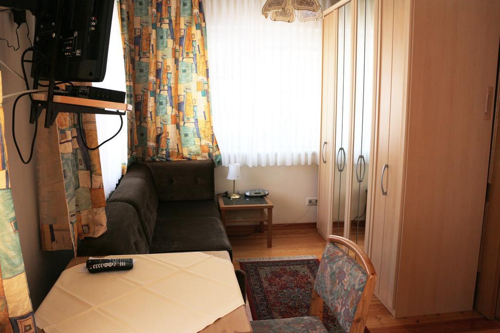 Haus Zu Den Zwei Eichen Apartment Perchtoldsdorf Ngoại thất bức ảnh