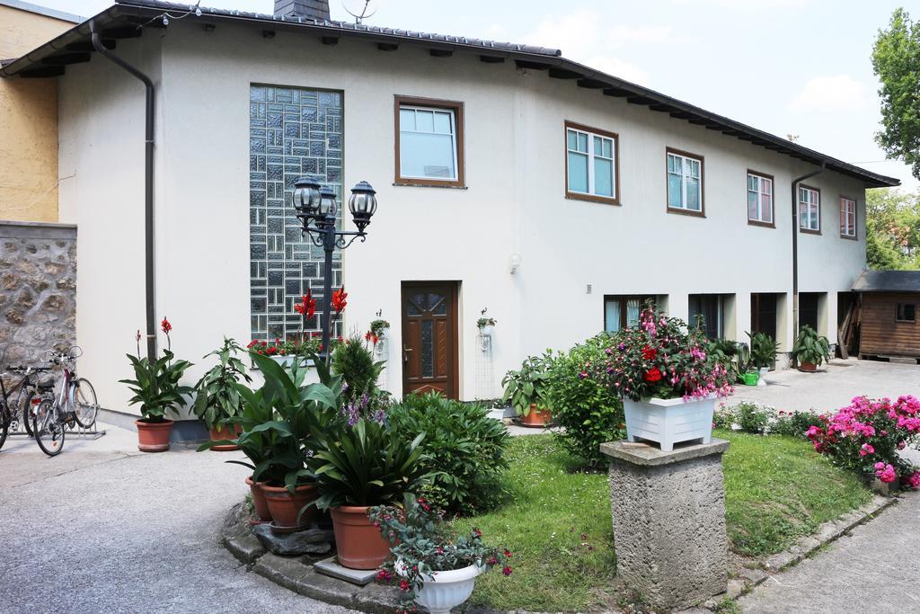 Haus Zu Den Zwei Eichen Apartment Perchtoldsdorf Ngoại thất bức ảnh