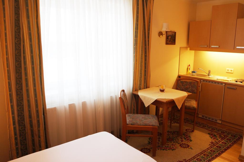 Haus Zu Den Zwei Eichen Apartment Perchtoldsdorf Ngoại thất bức ảnh